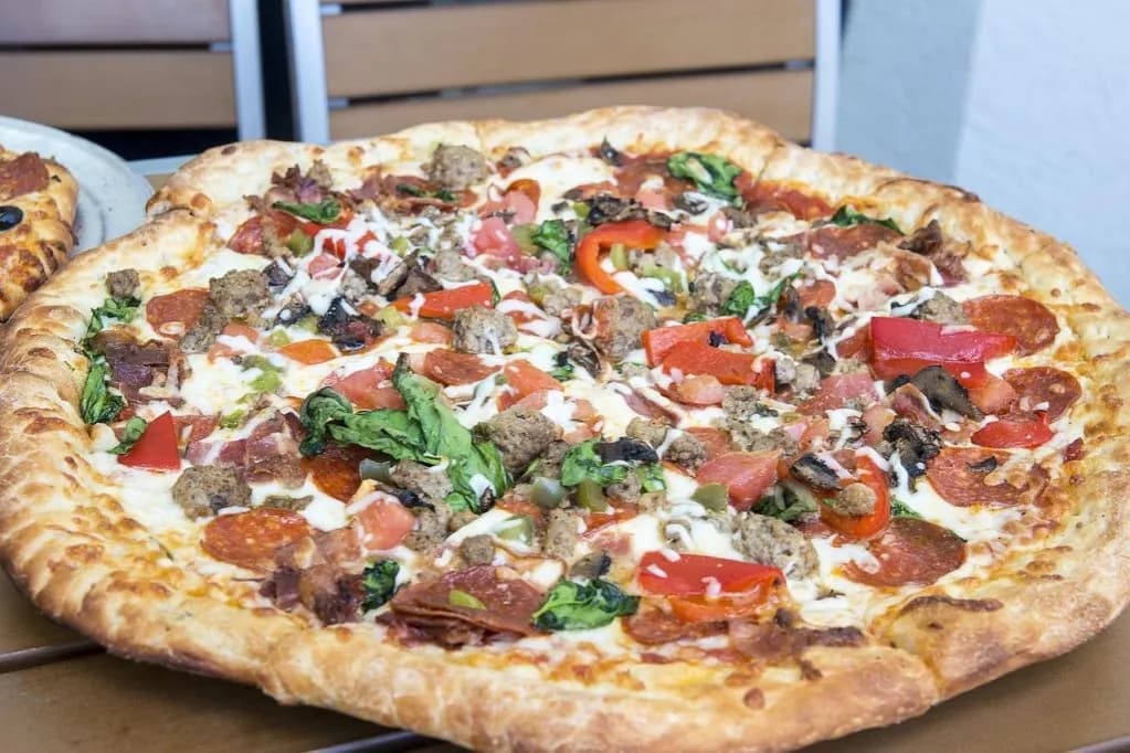 Jak zrobić sos do pizzy z koncentratu - prosty przepis na smaczny sos