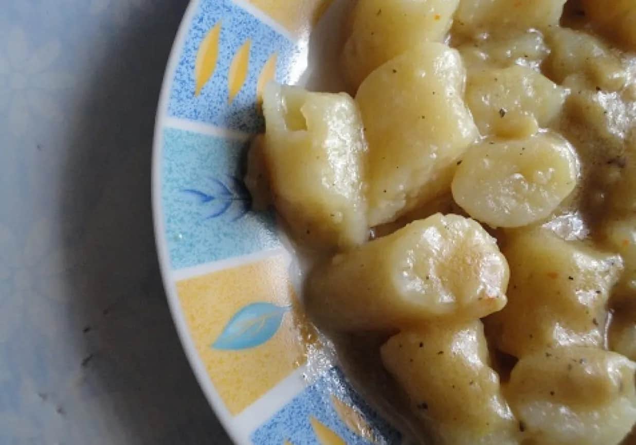 Kopytka z jakim sosem – najlepsze propozycje, które zaskoczą smakiem